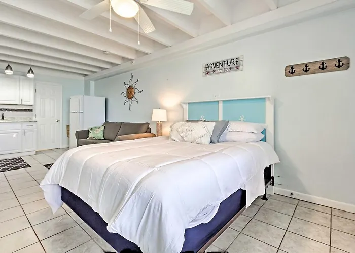 Panama City Beach Studio With Pool And Beach Access